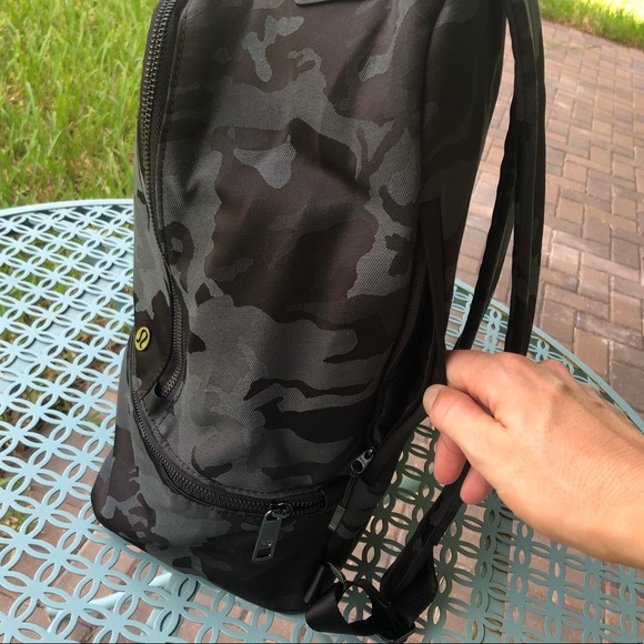 Sold Lululemon City Adventurer Backpack 17L - Camo - Picture 4 of 12